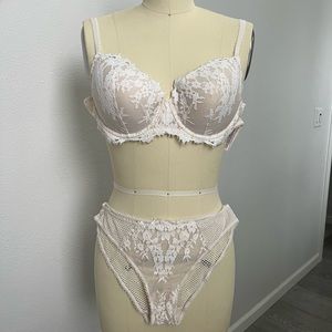 Victoria’s Secret bra and panty set